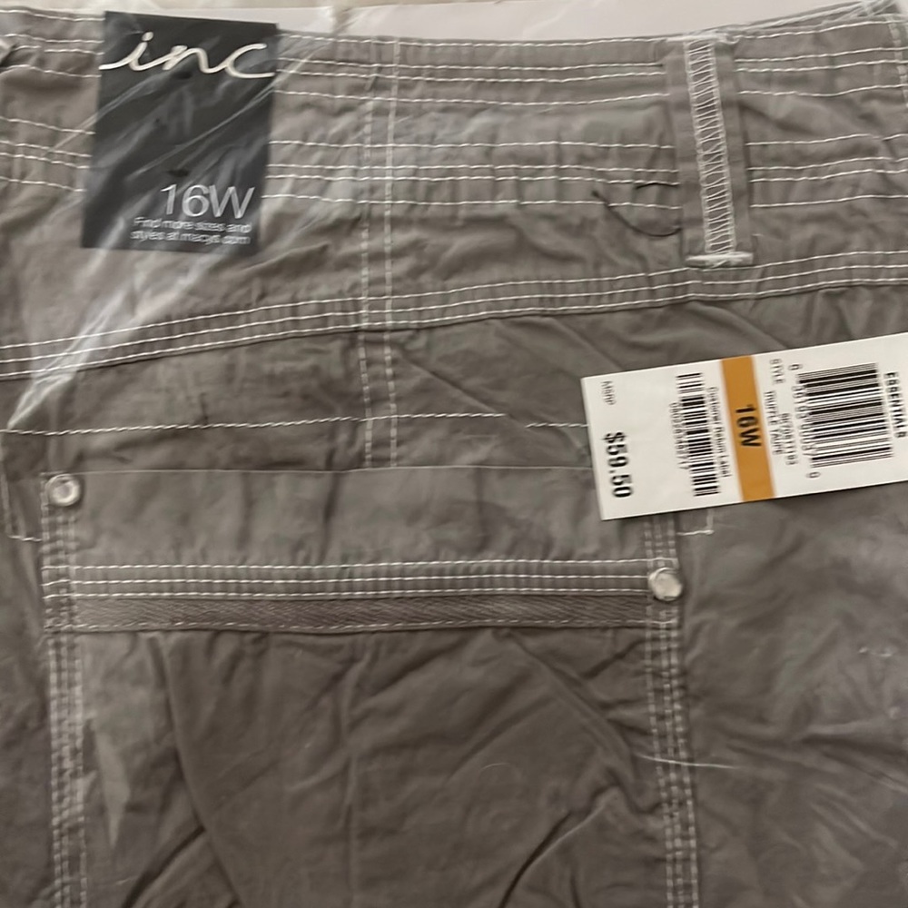 BNWT Inc International shorts size 16w in color truffle taupe.  tag 5k705tt193